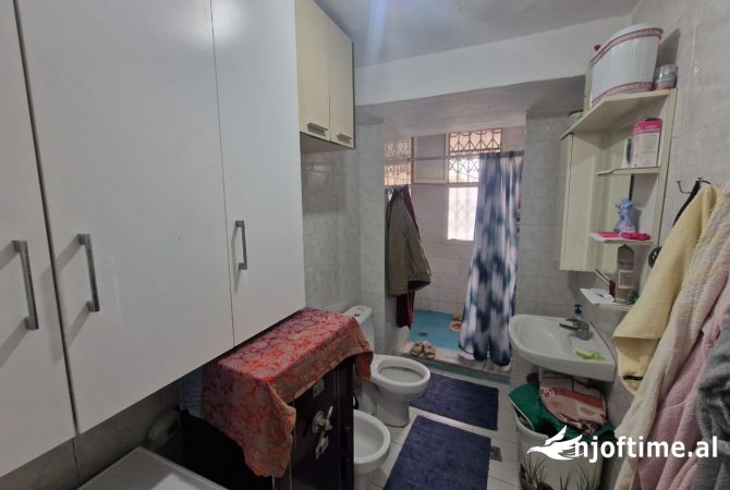 Shtepi ne shitje Apartament ne Tirane, 1+1, Mobilimi E mobiluar, Pagesa 126,000  Euro.