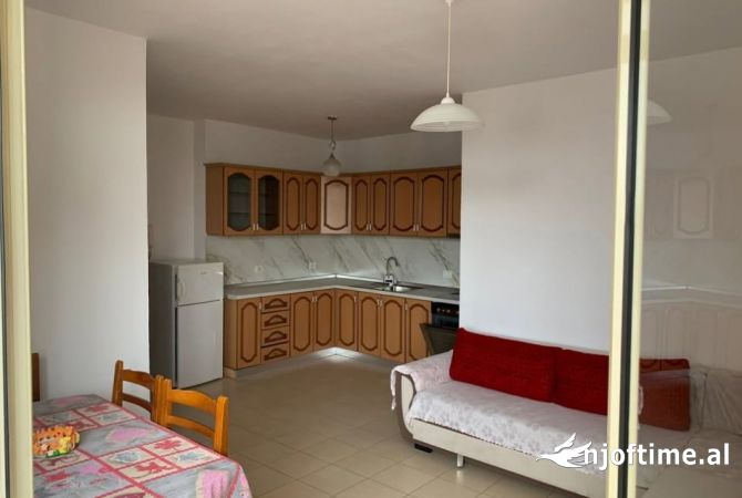 Shtepi me qera 1+1 ne Tirane - 40,000 Leke