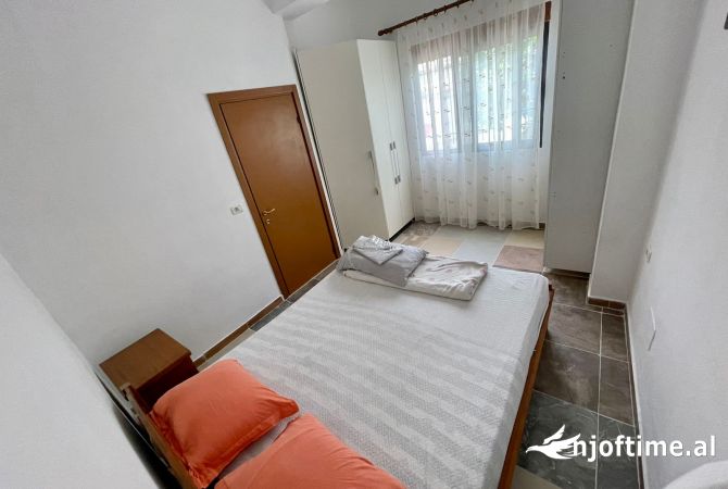 Shtepi me qera 2+1 ne Tirane - 370 Euro