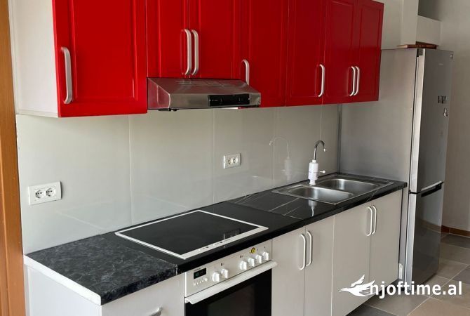 Shtepi me qera 2+1 ne Tirane - 370 Euro