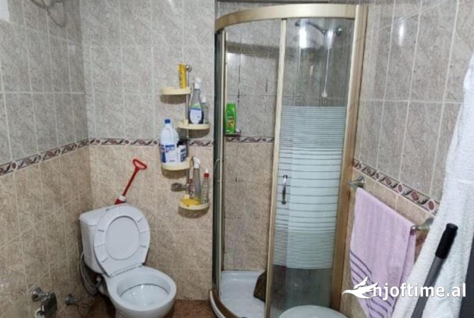 Shtepi me qera Apartament ne Tirane, 1+1, Mobilimi E mobiluar, Pagesa 55,000  Leke.