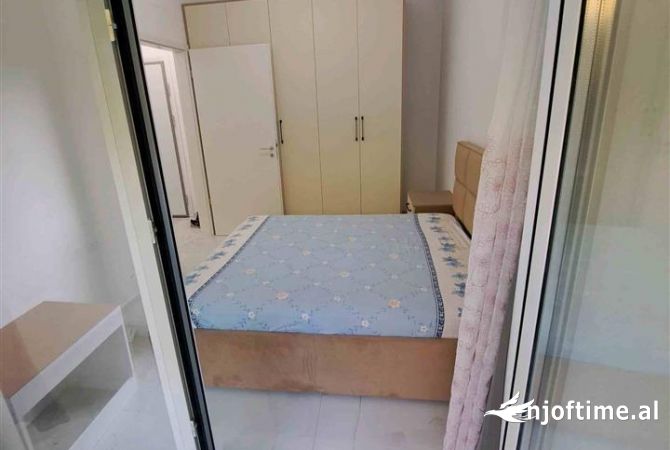 Shtepi me qera Apartament ne Tirane, 1+1, Mobilimi E mobiluar, Pagesa 350  Euro.