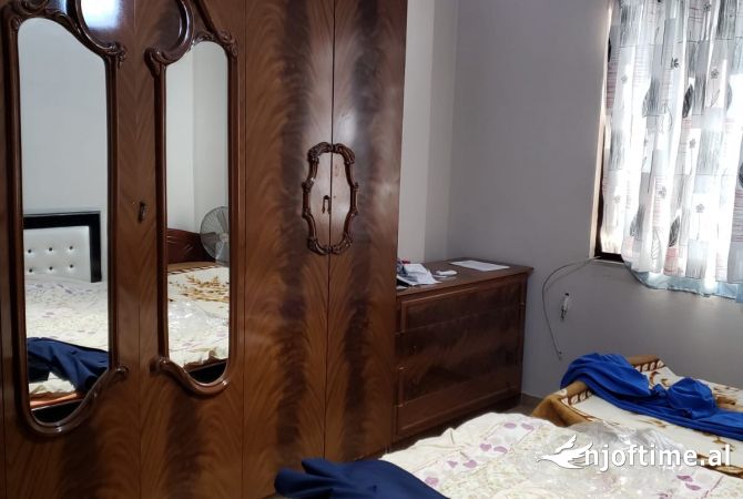 Shtepi me qera Apartament ne Tirane, 1+1, Mobilimi E mobiluar, Pagesa 400  Euro.