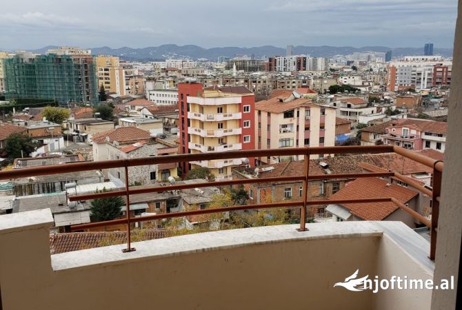 Shtepi me qera Apartament ne Tirane, 1+1, Mobilimi E mobiluar, Pagesa 400  Euro.