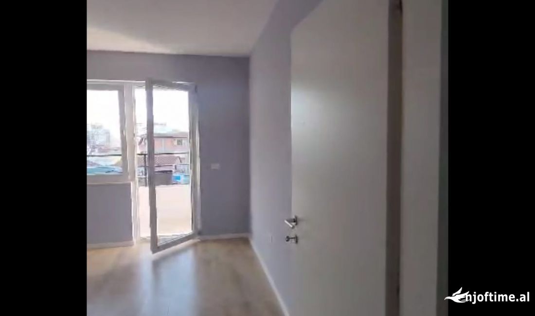 Shtepi me qera Apartament ne Tirane, 2+1, Mobilimi Pjeserisht e mobiluar, Pagesa 500  Euro.