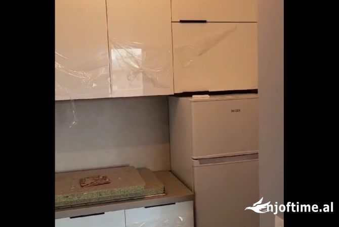 Shtepi me qera Apartament ne Tirane, 2+1, Mobilimi Pjeserisht e mobiluar, Pagesa 500  Euro.
