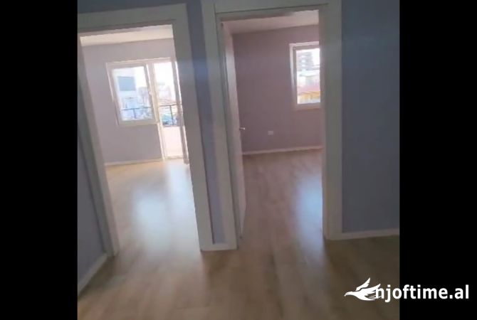 Shtepi me qera Apartament ne Tirane, 2+1, Mobilimi Pjeserisht e mobiluar, Pagesa 500  Euro.