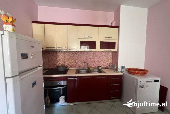 Shtepi me qera 2+1 ne Tirane - 350 Euro