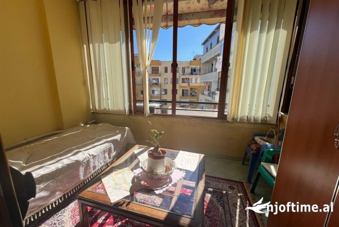 Shtepi me qera Apartament ne Tirane, 2+1, Mobilimi E mobiluar, Pagesa 350  Euro.
