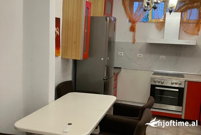 Shtepi me qera 1+1 ne Tirane - 40,000 Leke