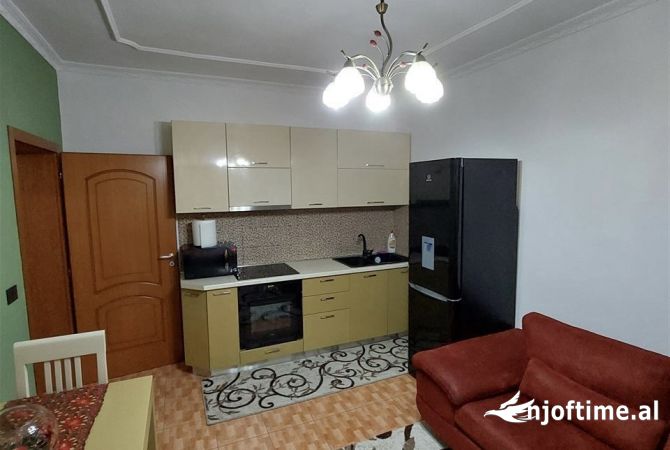 Shtepi me qera 2+1 ne Tirane - 450 Euro