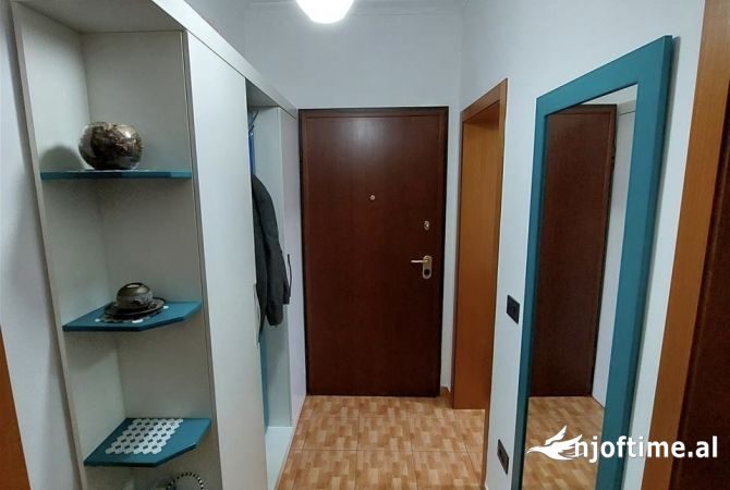 Shtepi me qera Apartament ne Tirane, 2+1, Mobilimi E mobiluar, Pagesa 450  Euro.