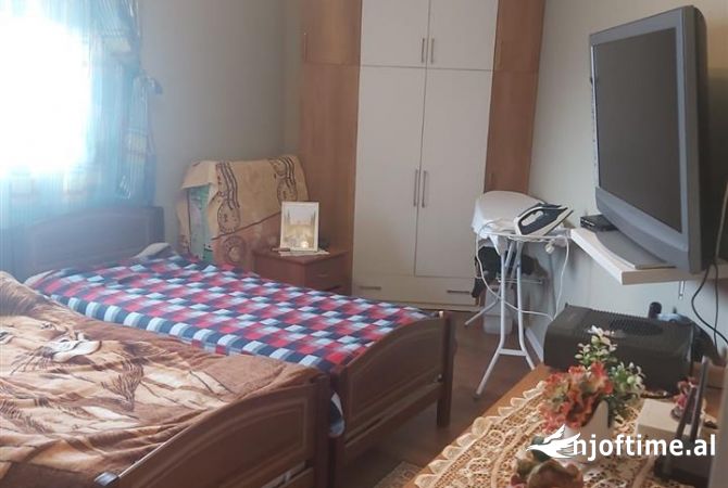Shtepi me qera Apartament ne Tirane, 1+1, Mobilimi E mobiluar, Pagesa 500  Euro.