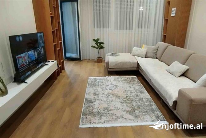 Shtepi me qera 1+1 ne Tirane - 55,000 Leke