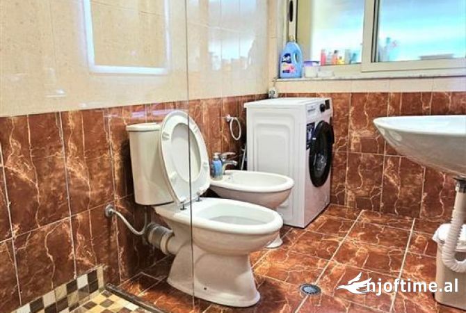 Shtepi me qera Apartament ne Tirane, 1+1, Mobilimi E mobiluar, Pagesa 500  Euro.