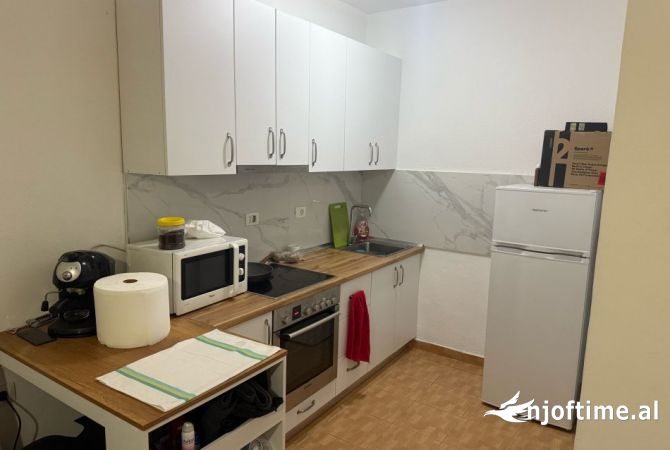 Shtepi me qera Garsoniere ne Tirane - 300 Euro