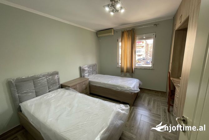 Shtepi me qera Apartament ne Tirane, 2+1, Mobilimi E mobiluar, Pagesa 500  Euro.