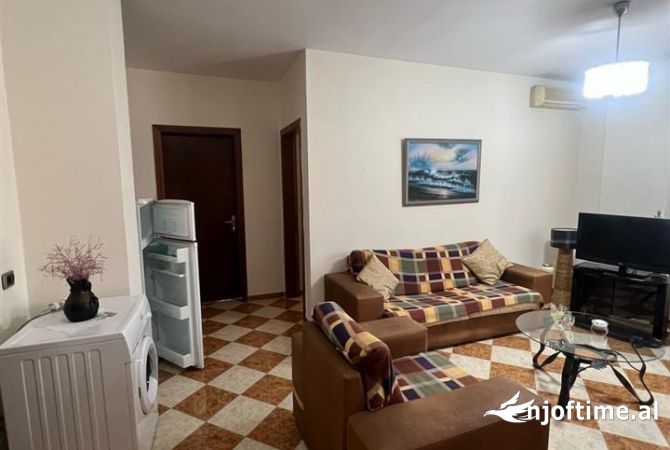 Shtepi me qera 2+1 ne Tirane - 500 Euro