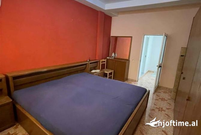 Shtepi me qera 1+1 ne Tirane - 40,000 Leke