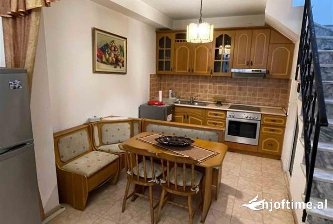 Shtepi me qera Shtepi Private ne Tirane, 1+1, Mobilimi E mobiluar, Pagesa 40,000  Leke.