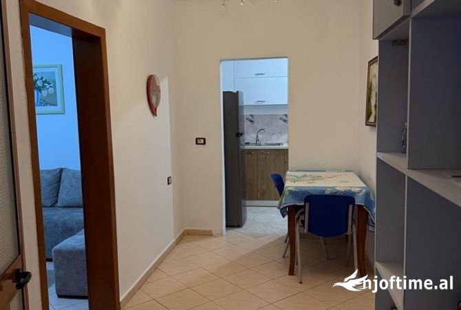 Shtepi me qera 2+1 ne Tirane - 430 Euro
