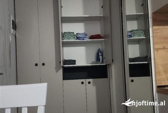 Shtepi me qera Apartament ne Tirane, 1+1, Mobilimi E mobiluar, Pagesa 370  Euro.