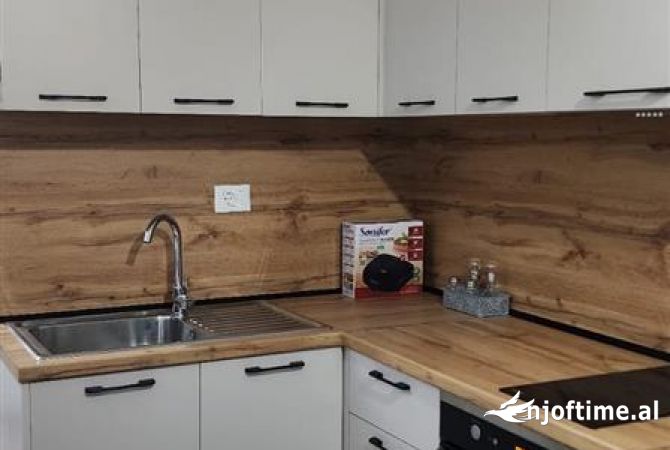 Shtepi me qera Apartament ne Tirane, 1+1, Mobilimi E mobiluar, Pagesa 370  Euro.