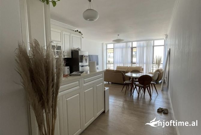 Shtepi me qera Apartament ne Tirane, 2+1, Mobilimi E mobiluar, Pagesa 60,000  Leke.