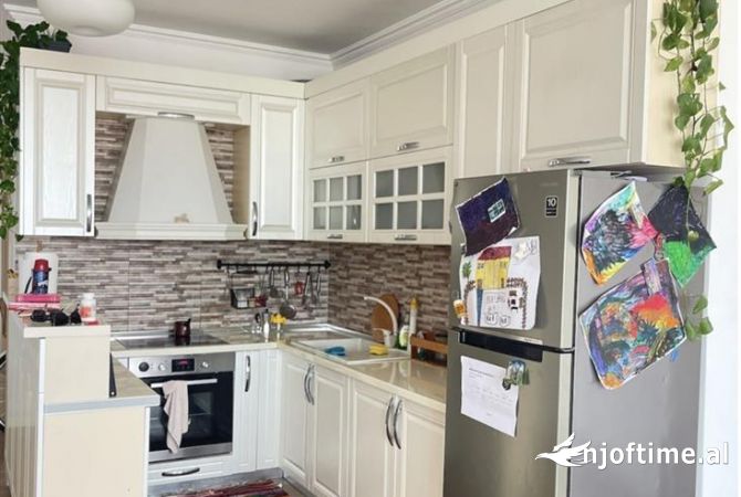 Shtepi me qera Apartament ne Tirane, 2+1, Mobilimi E mobiluar, Pagesa 60,000  Leke.