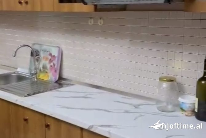 Shtepi me qera Shtepi Private ne Tirane, 1+1, Mobilimi E mobiluar, Pagesa 400  Euro.