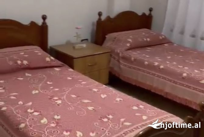 Shtepi me qera Shtepi Private ne Tirane, 1+1, Mobilimi E mobiluar, Pagesa 400  Euro.