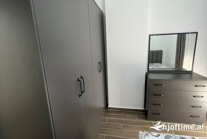 Shtepi me qera Apartament ne Tirane, 1+1, Mobilimi E mobiluar, Pagesa 500  Euro.