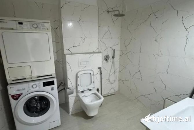 Shtepi me qera Apartament ne Tirane, Garsoniere, Mobilimi E mobiluar, Pagesa 380  Euro.