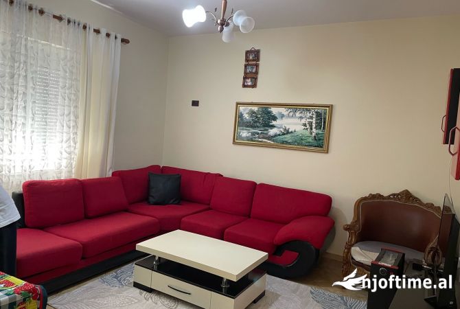Shtepi me qera 2+1 ne Tirane - 35,000 Leke