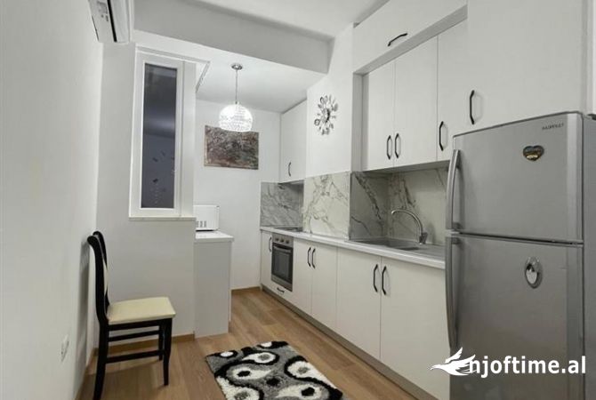 Shtepi me qera Apartament ne Tirane, 1+1, Mobilimi E mobiluar, Pagesa 50,000  Leke.