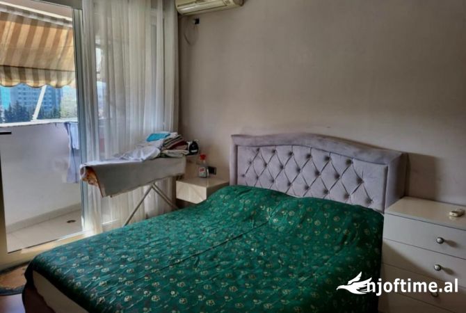 Shtepi me qera Apartament ne Tirane, 2+1, Mobilimi E mobiluar, Pagesa 700  Euro.