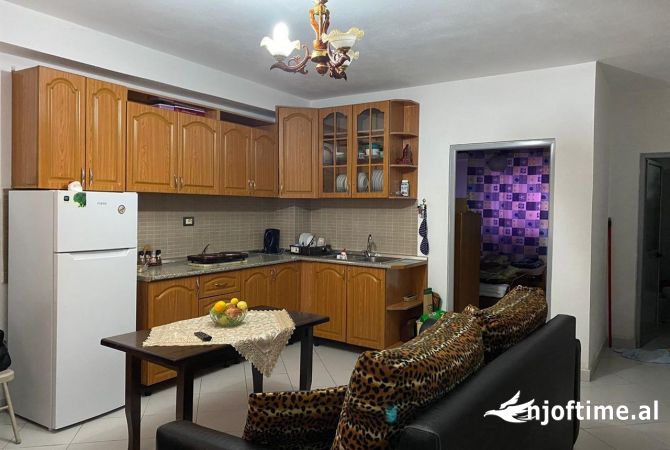 Shtepi me qera 1+1 ne Tirane - 35,000 Leke