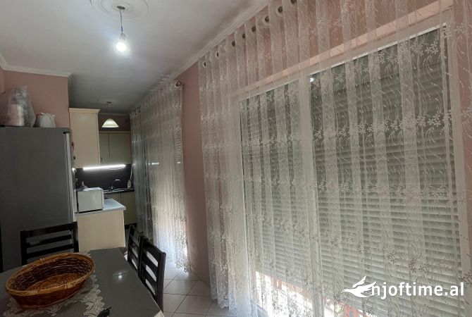 Shtepi me qera 2+1 ne Tirane - 60,000 Leke
