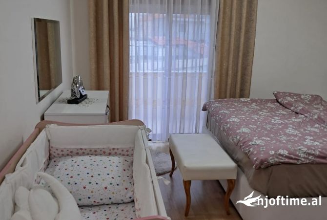 Shtepi me qera Shtepi Private ne Tirane, 2+1, Mobilimi E mobiluar, Pagesa 65,000  Leke.