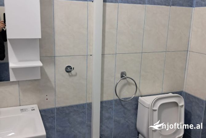 Shtepi me qera Shtepi Private ne Tirane, 2+1, Mobilimi E mobiluar, Pagesa 65,000  Leke.