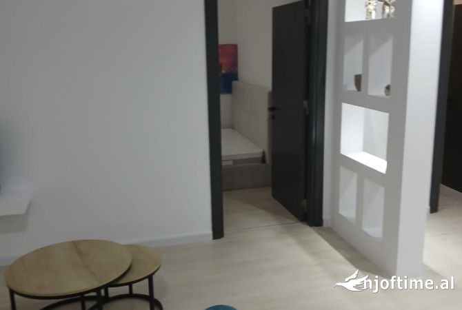 Shtepi me qera Apartament ne Tirane, 1+1, Mobilimi E mobiluar, Pagesa 45,000  Leke.