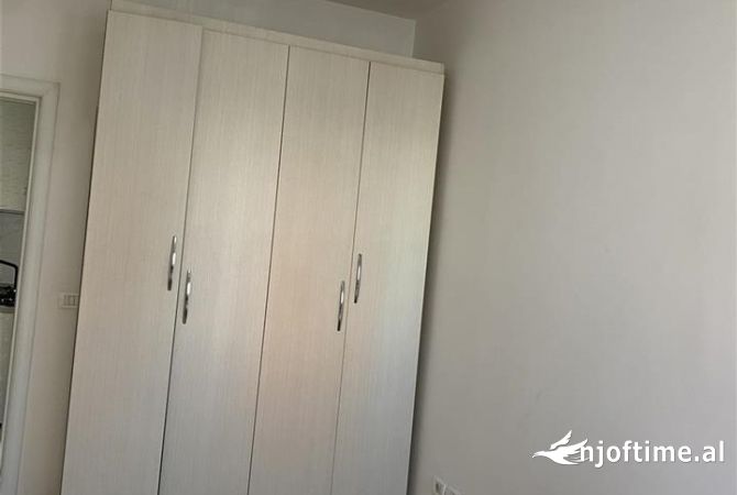 Shtepi me qera Apartament ne Tirane, 2+1, Mobilimi E mobiluar, Pagesa 590  Euro.