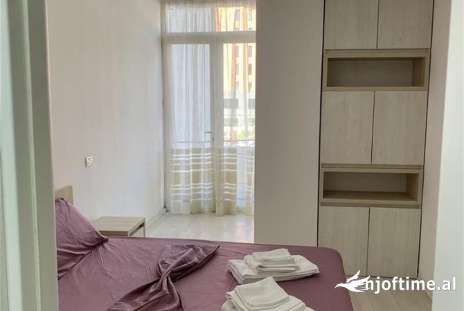 Shtepi me qera Apartament ne Tirane, 2+1, Mobilimi E mobiluar, Pagesa 590  Euro.