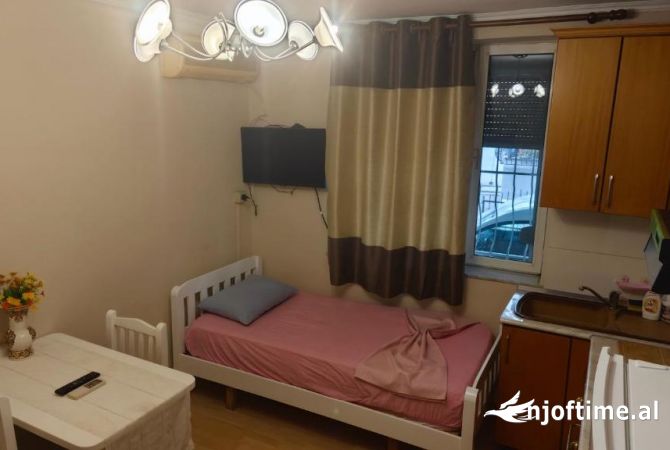 Shtepi me qera Garsoniere ne Tirane - 42,000 Leke