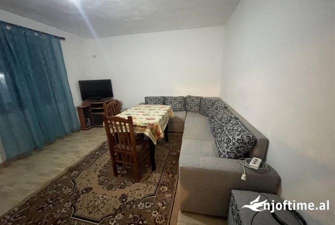 Shtepi me qera 2+1 ne Tirane - 40,000 Leke