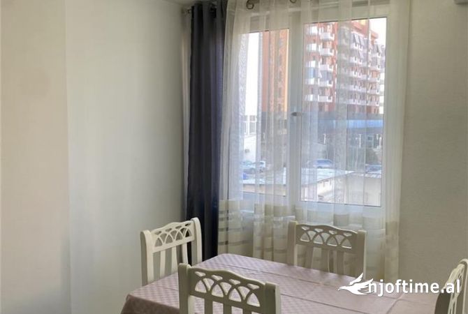 Shtepi me qera Apartament ne Tirane, 1+1, Mobilimi E mobiluar, Pagesa 600  Euro.