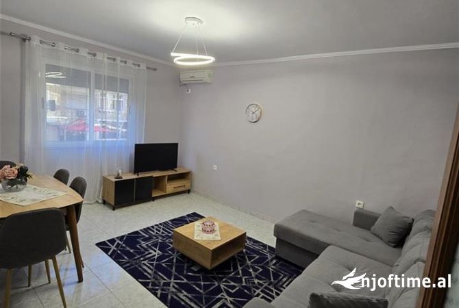 Shtepi me qera Apartament ne Tirane, 1+1, Mobilimi E mobiluar, Pagesa 600  Euro.