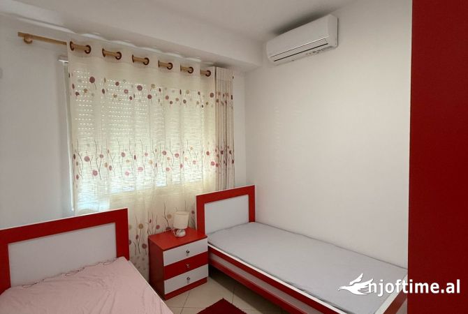 Shtepi me qera Apartament ne Tirane, 2+1, Mobilimi E mobiluar, Pagesa 600  Euro.