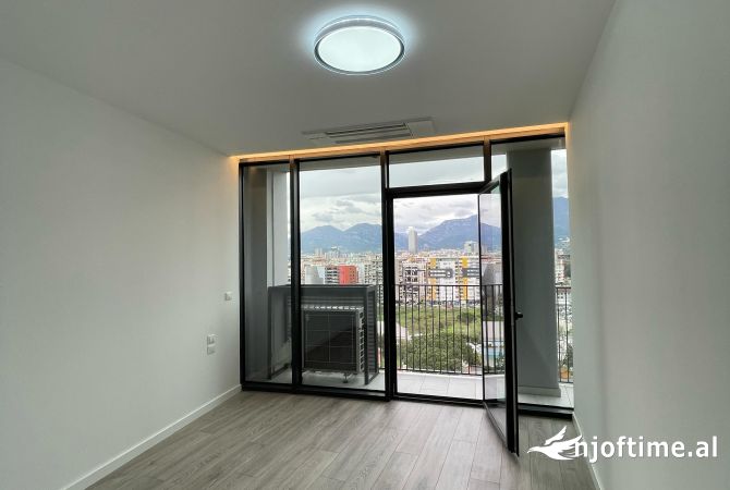 Ambient biznesi me qera 3+1 ne Tirane - 1,300 Euro