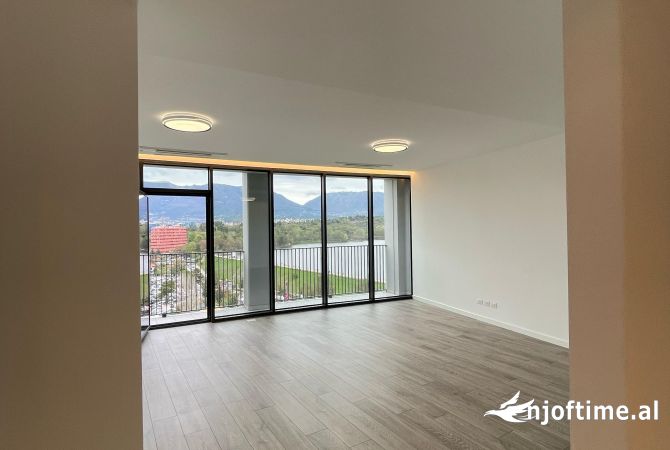 Ambient biznesi me qera 3+1 ne Tirane - 1,300 Euro